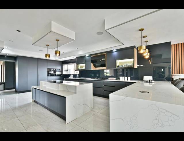 5 BEDROOM HOUSE FOR SALE IN EYE OF AFRICA